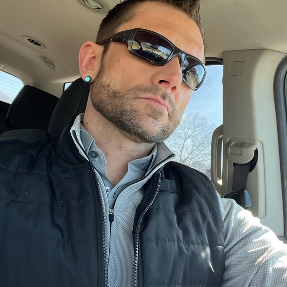 Meet your Posher, Jon - Picture 3 of 3